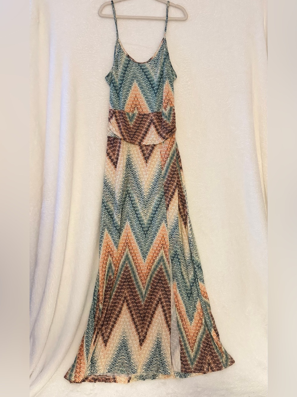 ⁠LASCANA Chevron Print Maxi Dress Size 4 Spaghetti Strap Side Slit Boho Beach